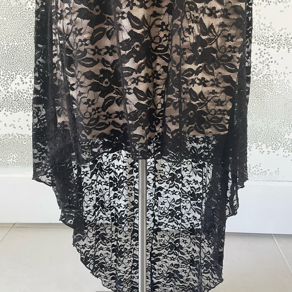 Women’s dress - Picture 3 of 5